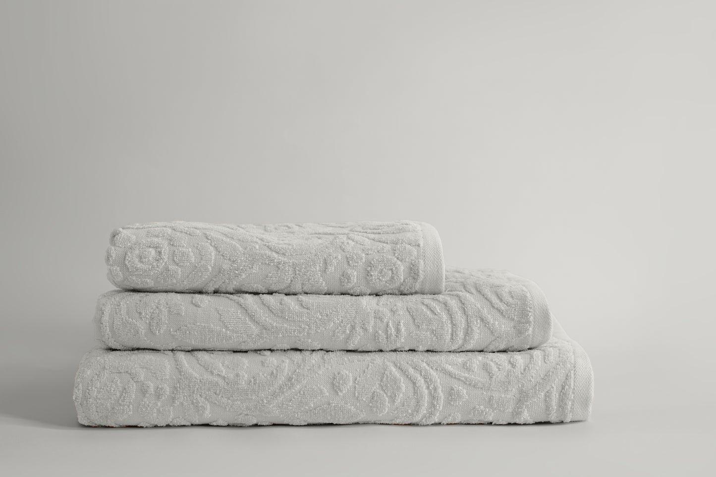 White Jacquard Velvet Towel